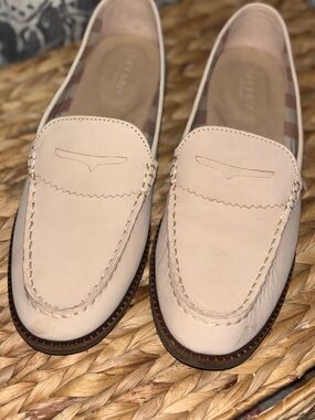 Sperry Women's Seaport Penny Loafers Light Pink. Never Worn